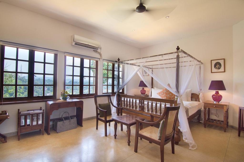 The Elephant Stables Kandy Exterior photo